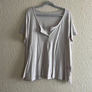 Old Navy V-Neck Blouse with Buttons. XXL